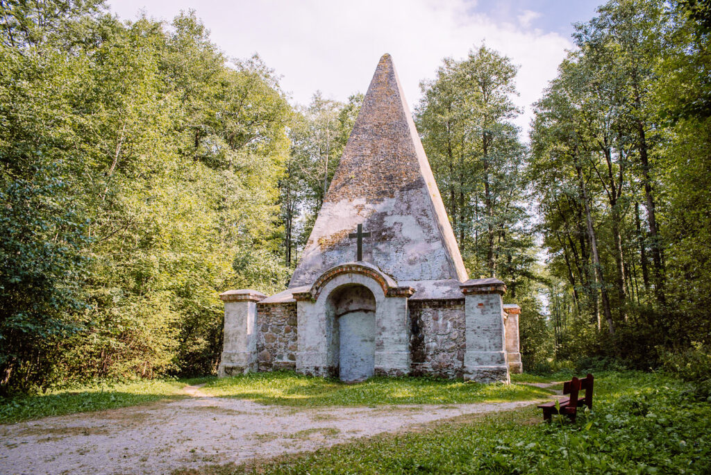 Piramida w Rapie — mazurska tajemnica